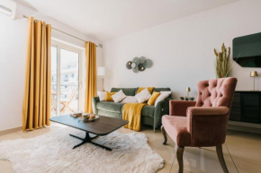 Top Location Garden View Lux 2Bdr Apartment By the Sea
